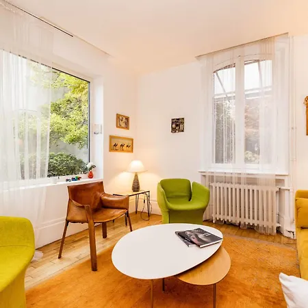 Holiday home Beautiful Large House In A Wooded Garden *