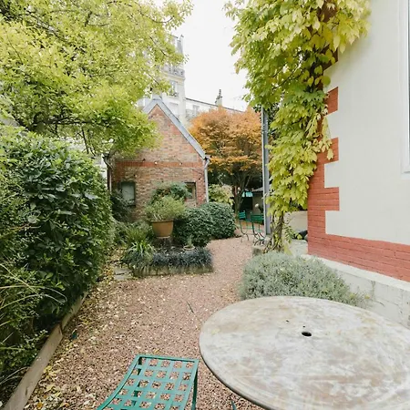 Casa vacanze Beautiful Large House In A Wooded Garden