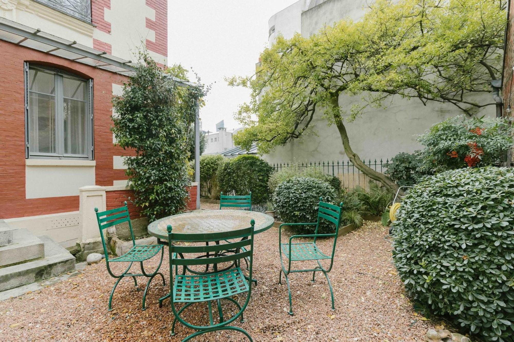 Beautiful Large House In A Wooded Garden Parigi
